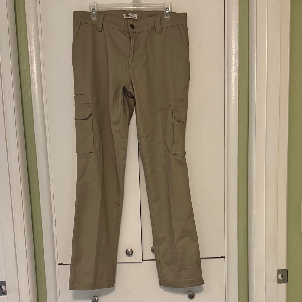 Dickie’s Women’s Tan Cargo Pants straight leg, Women’s 8R